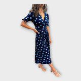 Vestido elegante com padrão moderno e elegância intemporal