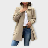 Casaco Longo com Linha Clássica e Botões