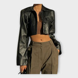 Casaco curto de couro com bolsos