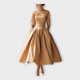 Vestido midi com estética minimalista sofisticada