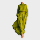 Conjunto de malha com elegância arejada